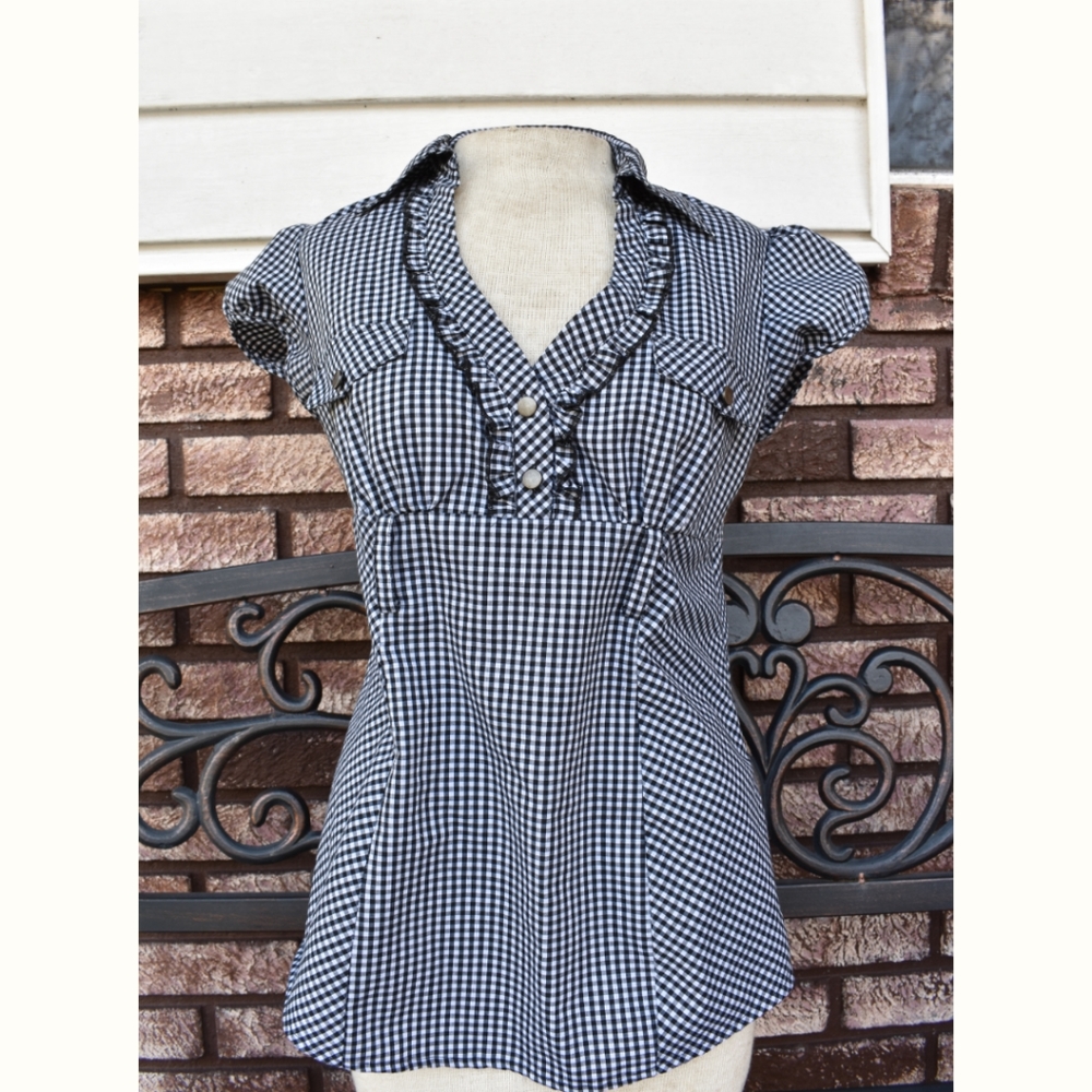 Sweetheart V-Cut Checkered Top